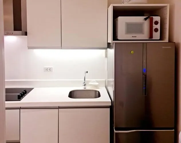 Appartamento Azure Skyview Penthouse Minimalist Unit