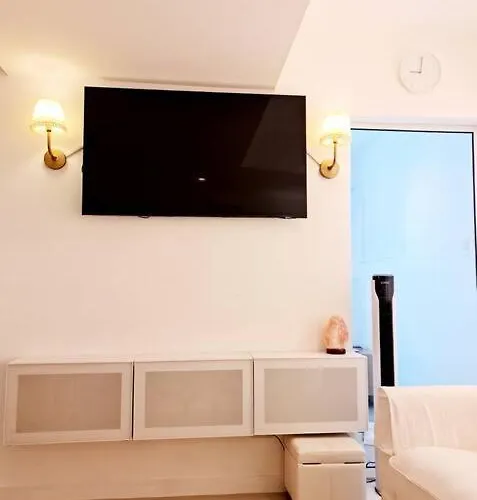 Appartamento Azure Skyview Penthouse Minimalist Unit *