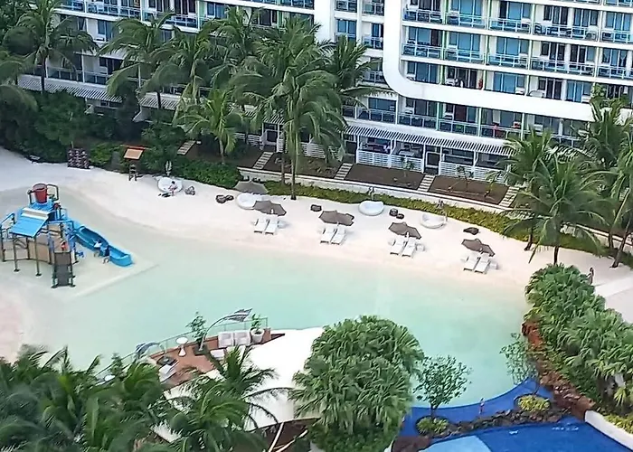 Appartamento Azure Skyview Penthouse Minimalist Unit