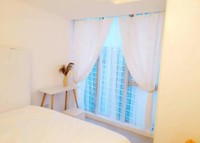 Azure Skyview Penthouse Minimalist Unit Appartamento *