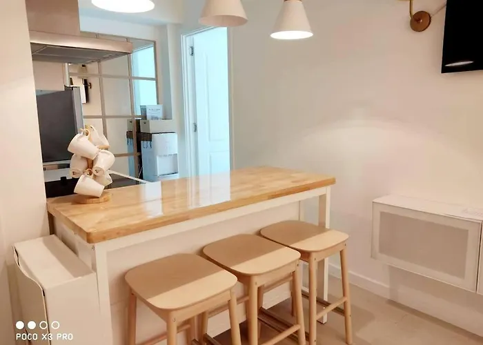 Azure Skyview Penthouse Minimalist Unit * Manila