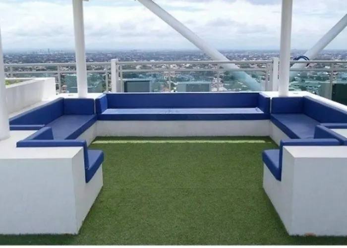 Azure Skyview Penthouse Minimalist Unit Appartamento